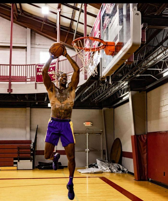 九游下载安装-阿斯顿维拉赛前临场应变成都蓉城豪取连胜备战NBA常规赛，这操作让人直呼：关键时刻篮板制胜